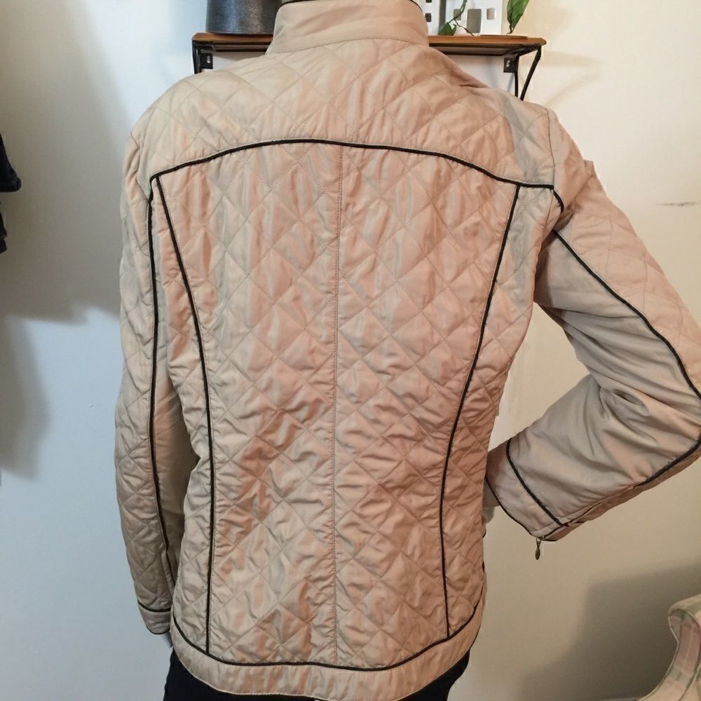 Chico’s Tan shimmer lite Quilted Puffer Jacket - Picture 4 of 8